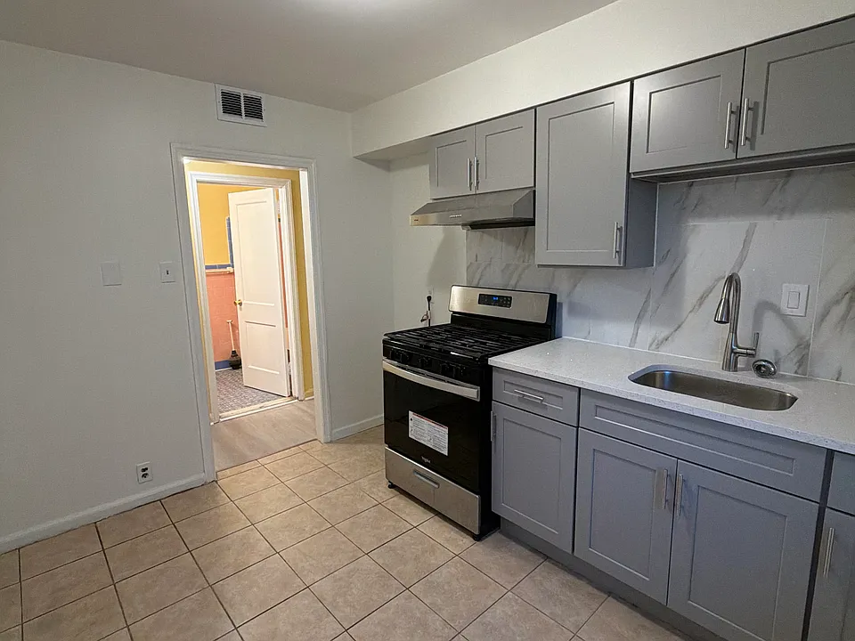 6632 E Roosevelt Blvd #1