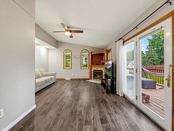 3rd image of 512 Abby Ln