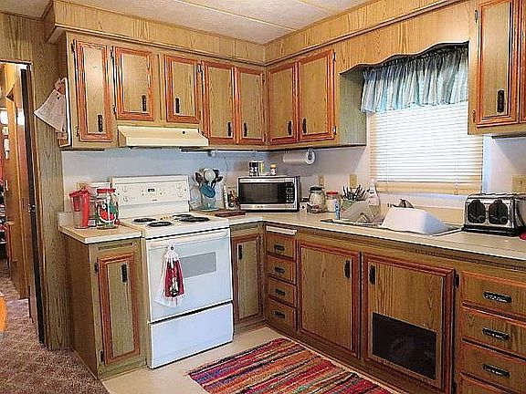 3rd image of 28229 Cr 33 Lot C249