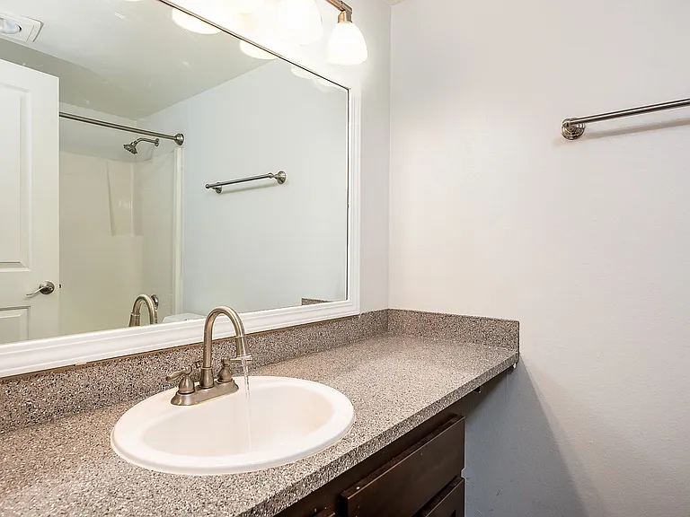 Northlink Apartments — Photo 56