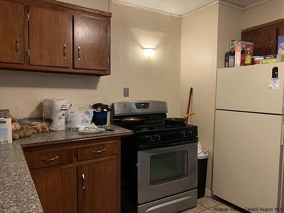 5th image of 7 Fairview Ave