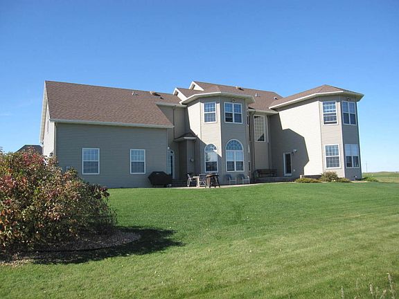 2nd image of 5595 Pinehurst Dr
