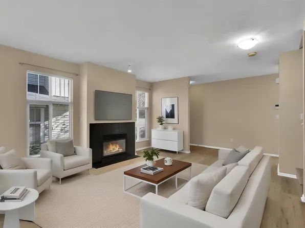 6747 137th St #34, Surrey, BC V3W 9C4