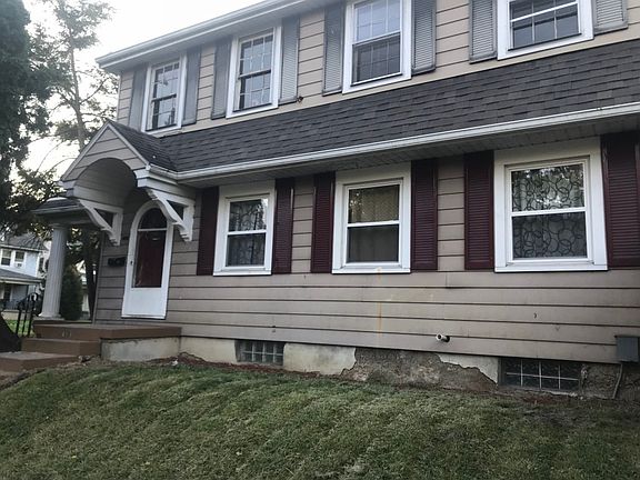 2nd image of 401 Kenilworth Ave