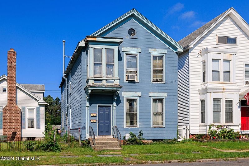 5th image of 1315 6th Avenue