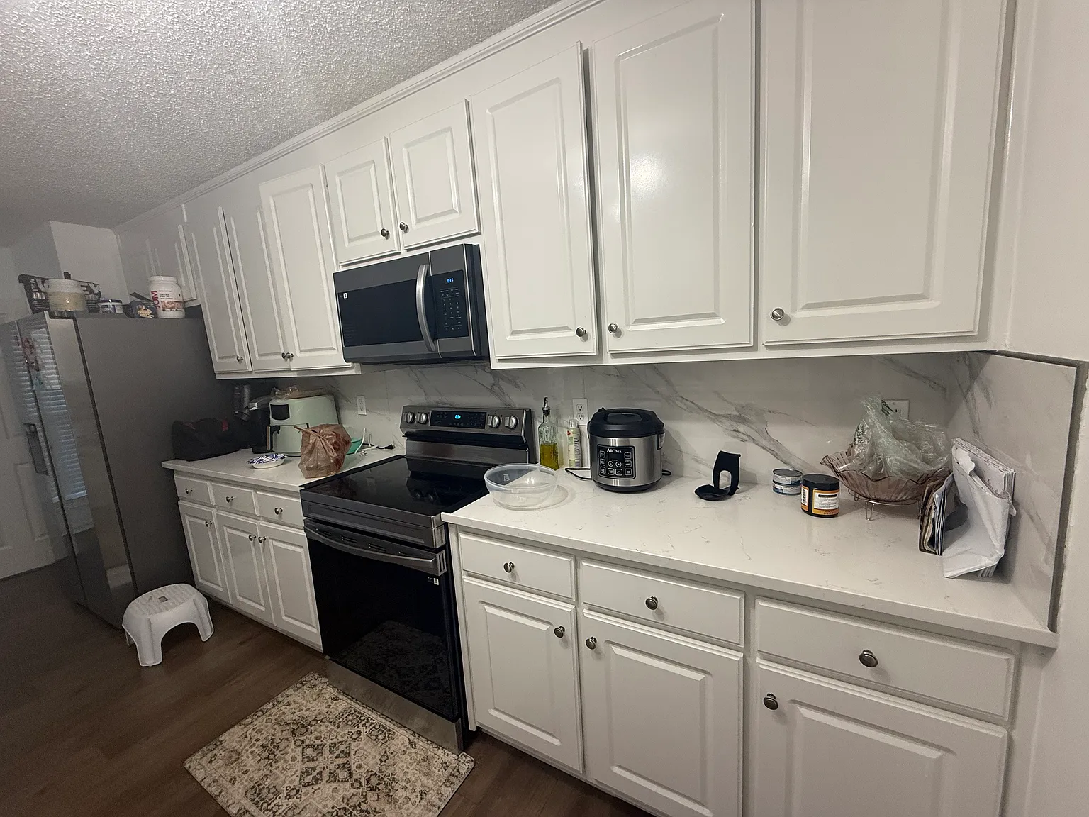 4 bed, 2584 sqft, $3,000 — Photo 4
