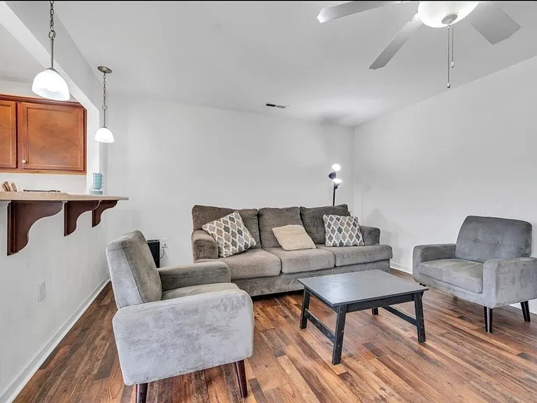 6810 Village Green Dr — Photo 7