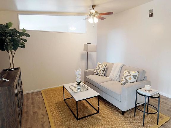 5th image of 4895 Barstow St #3