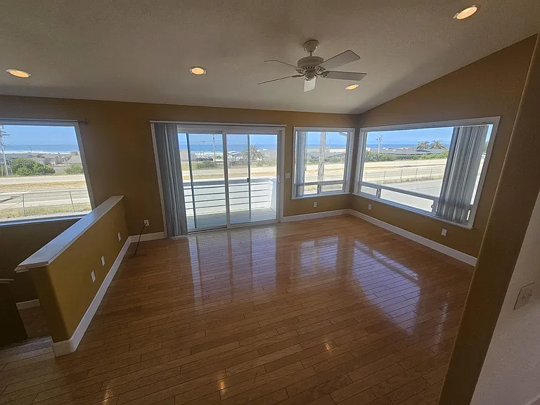 300 Trinidad St — Photo 4