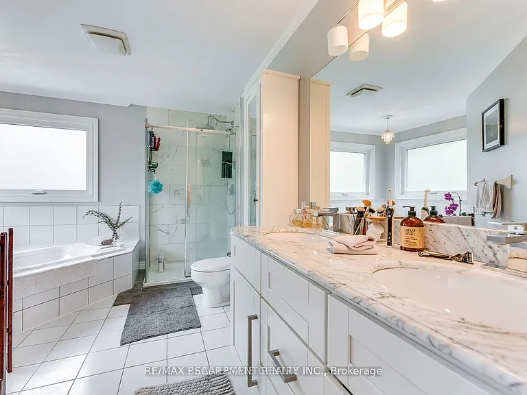 1239 White Ln — Photo 23