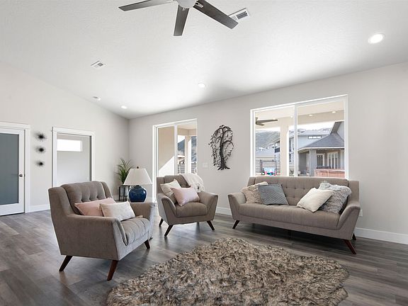 5th image of 549 Summerview Ln