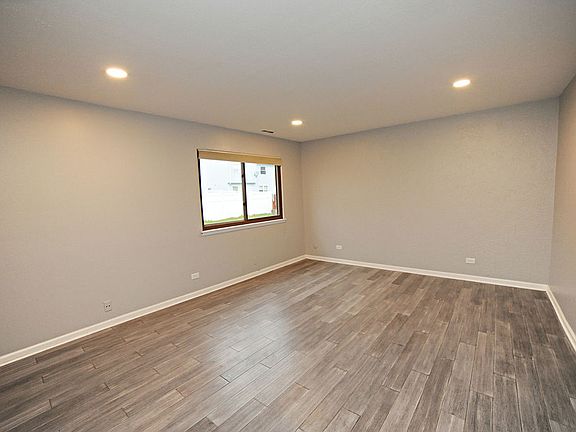 2nd image of 1734 Whitney Dr