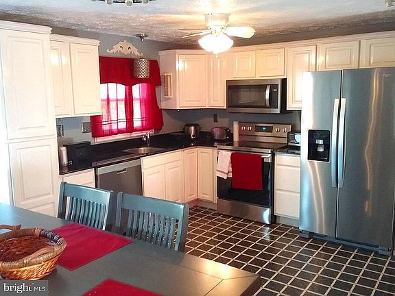4th image of 1308 Bloxham Ct