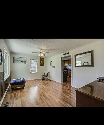 5th image of 2447 Shaw Ferry Rd