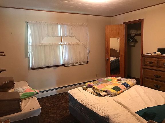 3rd image of 804 Spruce Dr