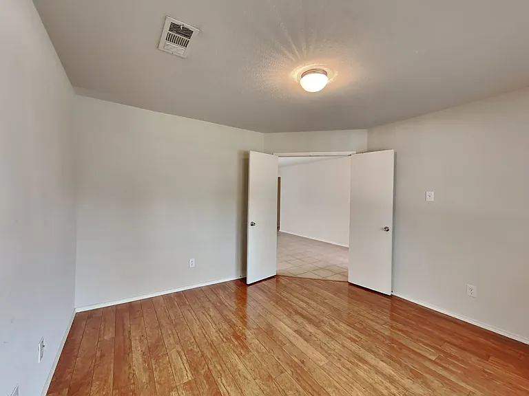 9045 Trail Blazer Dr — Photo 18