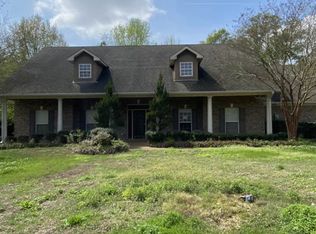 6335 Whitestone Rd, Jackson, MS 39206