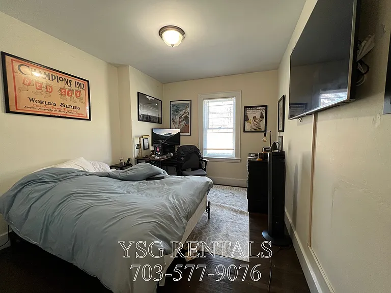 237 Everett St #237 — Photo 9