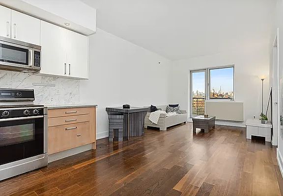 2nd image of 100 Maspeth Ave APT 6D