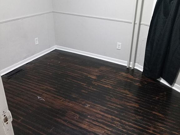 3rd image of 963 Edgerton St #2