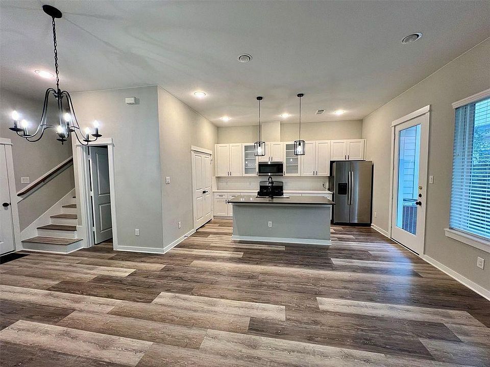 1st image of 6712 Parker Oaks Ln