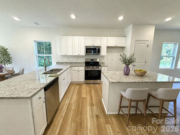 2nd image of 307 W 13th St