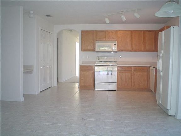 4th image of 2567 Dwyer Ln