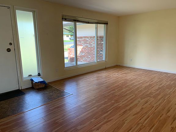5th image of 876 Walker Ave