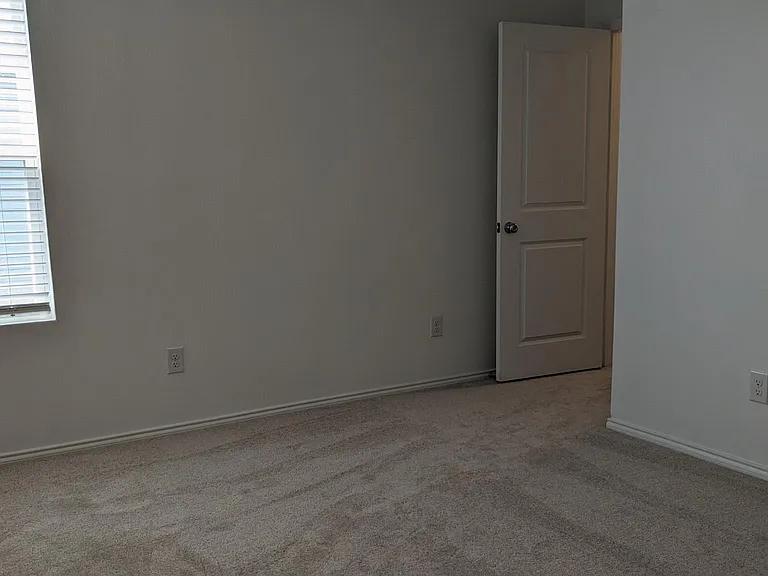 1508 Silver Oak Ln — Photo 11