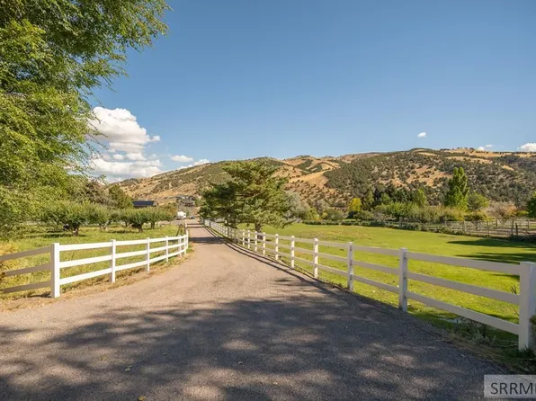 2110 N Mink Creek Rd, Pocatello, ID 83204