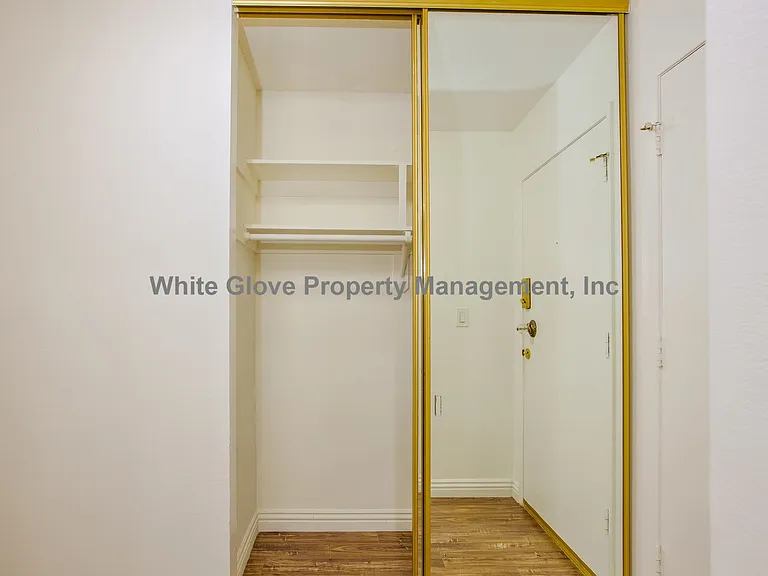 102 Scholz Plz #239 — Photo 8