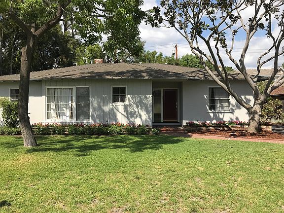 2nd image of 2975 Somerset Pl