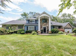 55 Tern Ct, Bay Shore, NY 11706