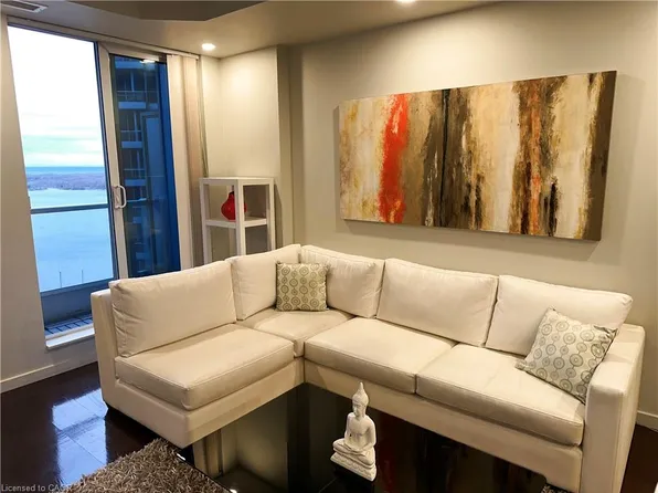 8 York St #2710, Toronto, ON M5J 2Y2