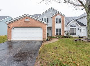 38 Lancaster Cir, Gurnee, IL 60031