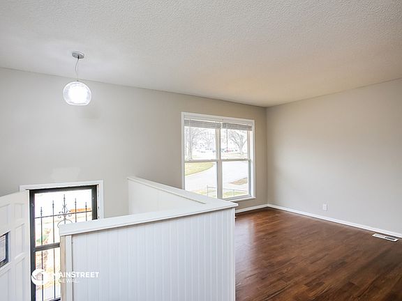 4th image of 1511 Seminole Dr