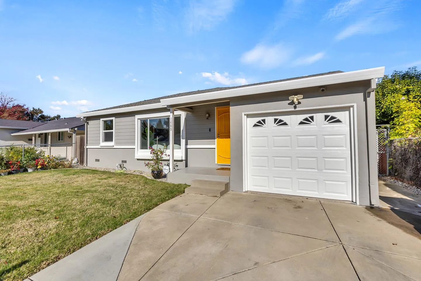 1409 Stoddard St photo 1