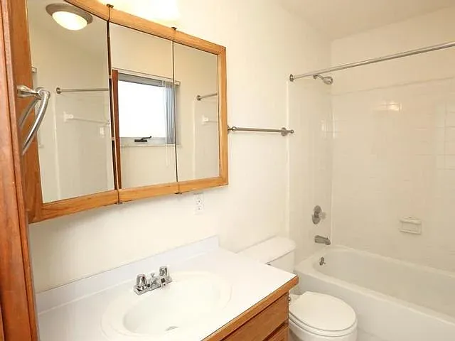2 bed, 950 sqft, $1,115 — Photo 3