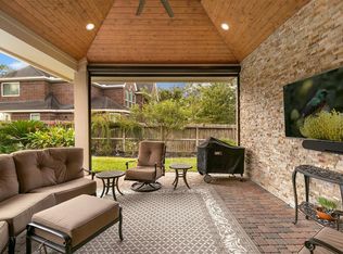 17123 Silverthorne Ln, Spring, TX 77379