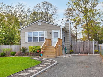 66 Overlook Dr, Mastic, NY, 11950