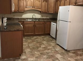 517 Oakhurst Dr APT 12, Clinton, IA 52732