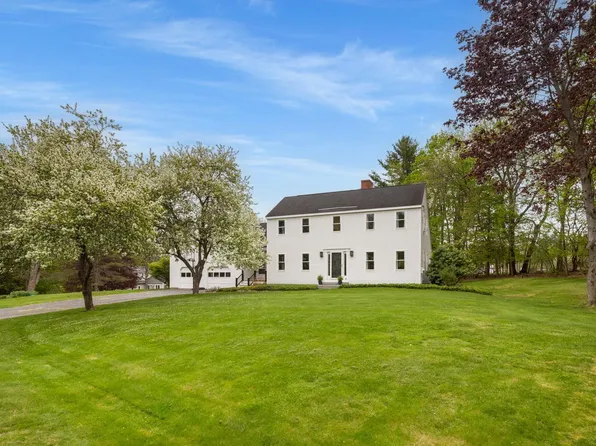 3 Coach Road, Stratham, NH 03885