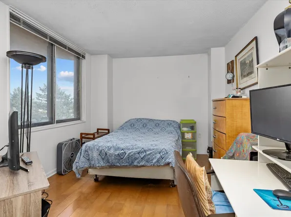 401 Harmon Cove Tower image 25 of 47