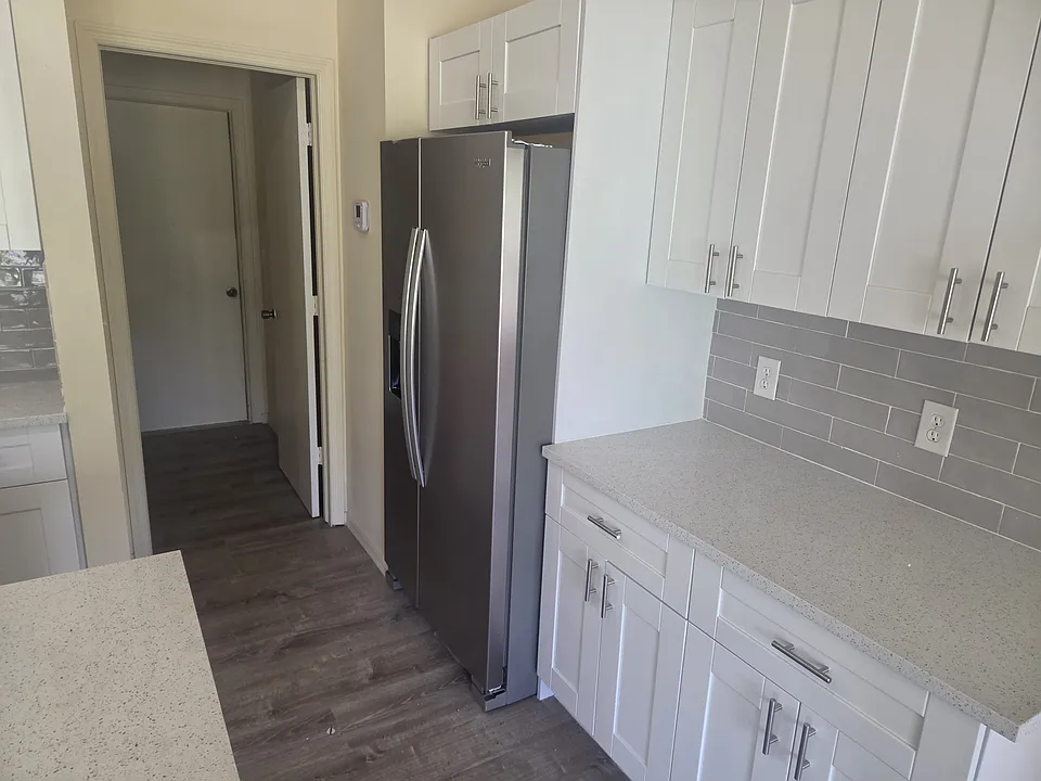 345 N 18th St