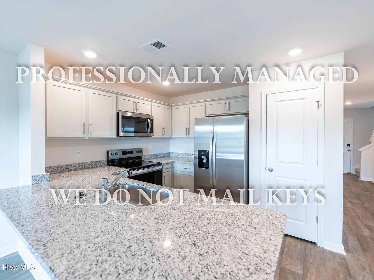 3 bed, 2.5 bath, 1418 sqft, $1,895 — Photo 4