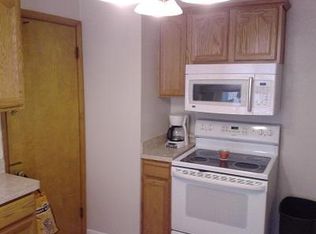 2371 Wooster Rd, Rocky River, OH 44116