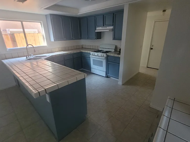 5727 Lorraine Ave — Photo 12