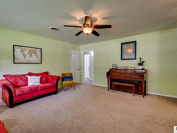 4th image of 221 Carter Dr