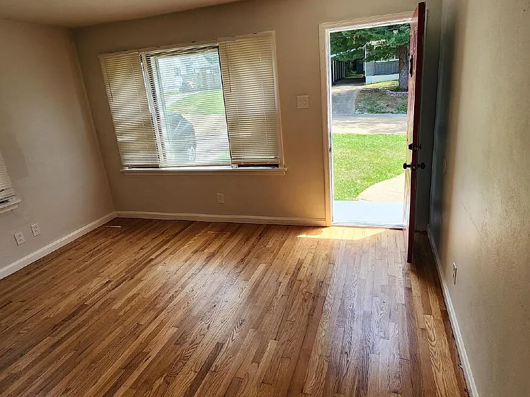 509 Ballman Ave — Photo 8