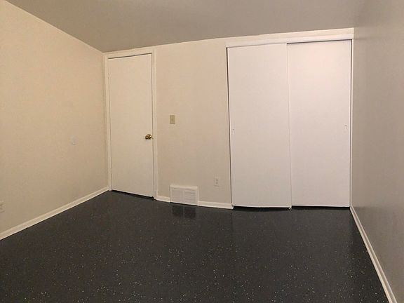 3rd image of 8901 N Swan Rd